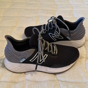Women’s - New Balance fresh foam Roav shoe - Size 6